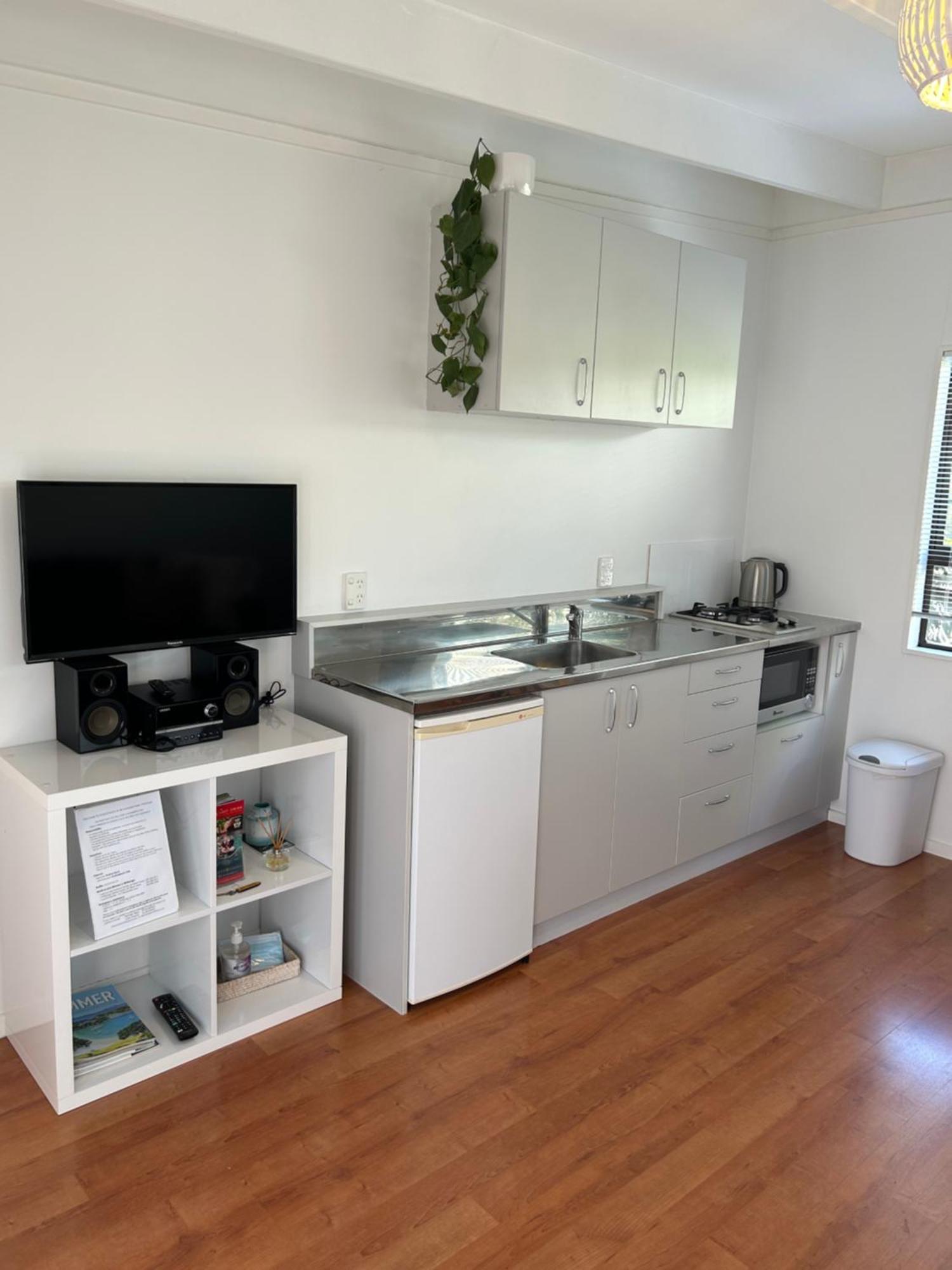 Evolve Bach Villa Whitianga Exterior photo